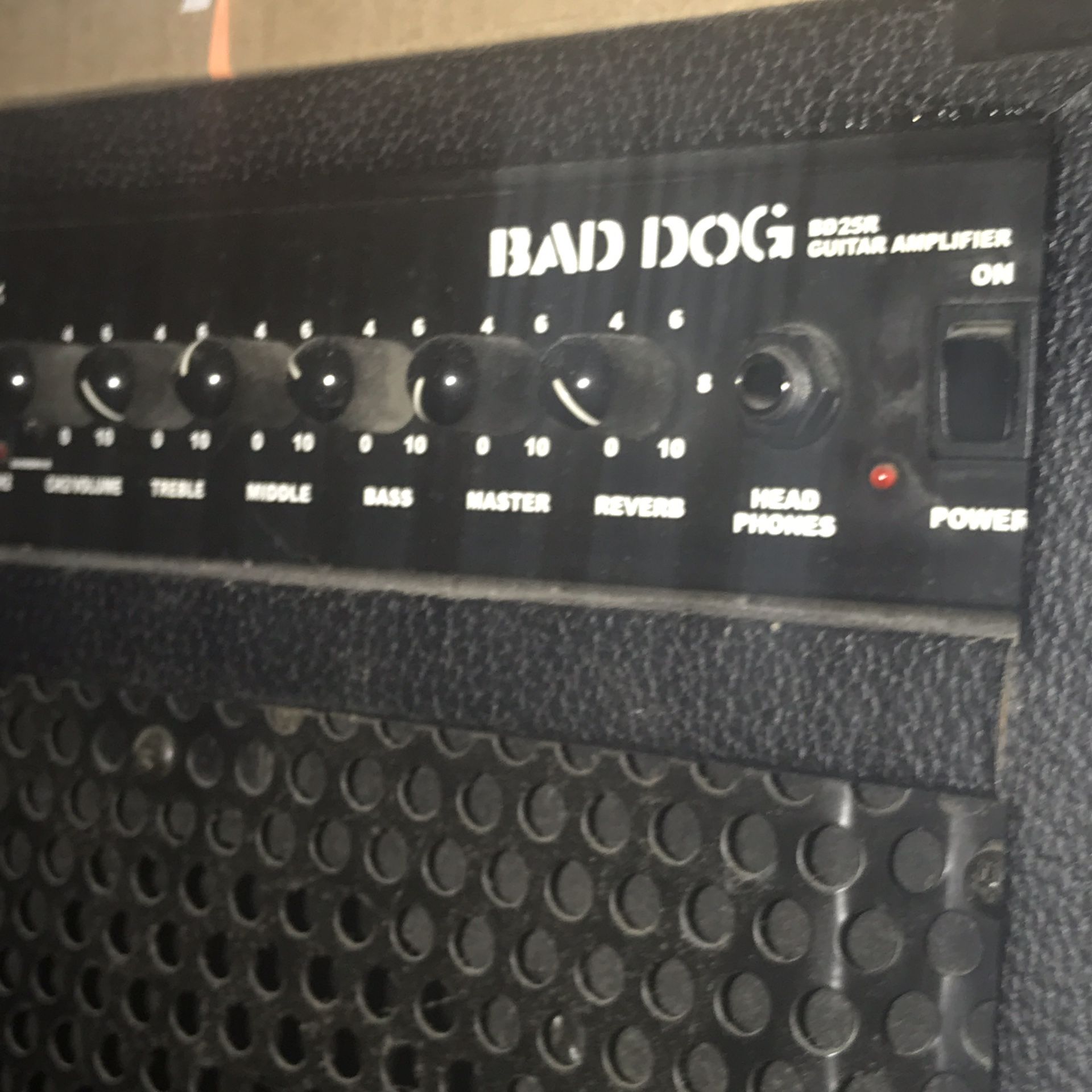 WASHBURN BAD DOG BD25R Guitar Amp