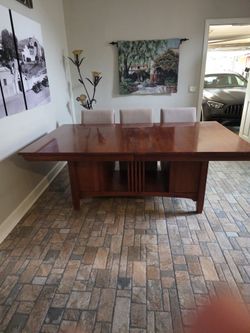 Dining room table