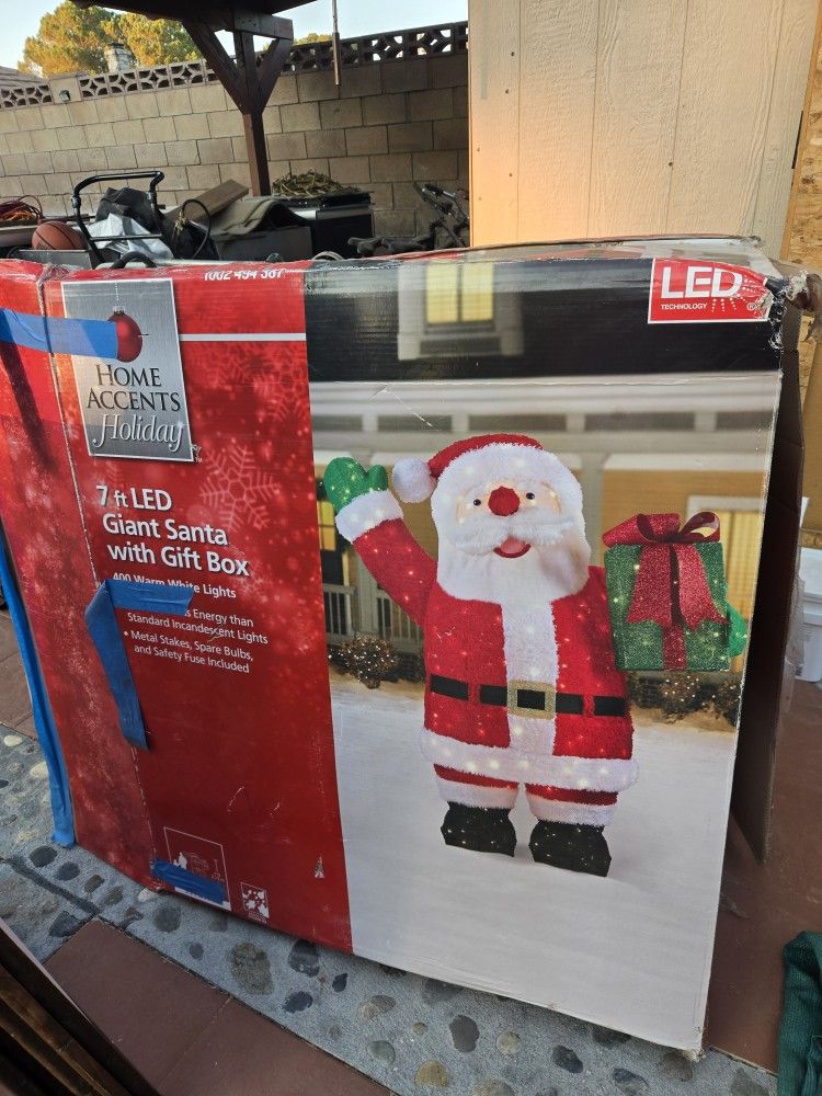 7ft Santa Clause