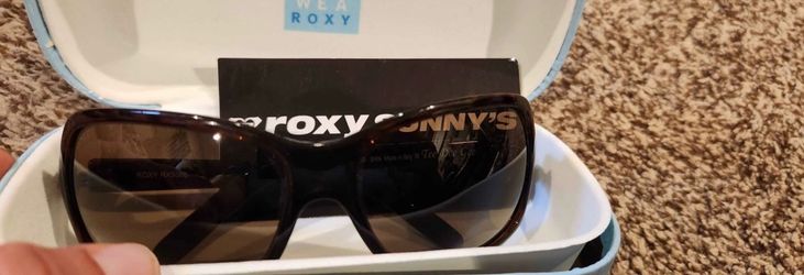 Roxy RX5086 Sunglasses