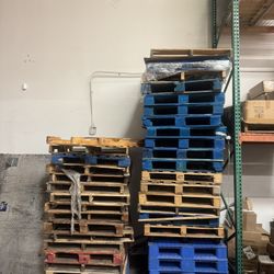 Wood Pallets For Sale About 60pcs