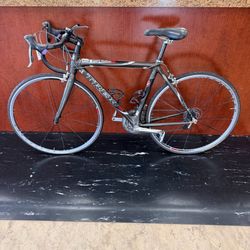 TREK 5200 DCLV  CARBON 110 BICYCLE