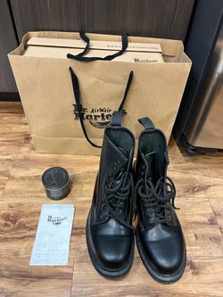 Dr. Martens boots 1460 worn ONCE