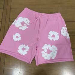 Denim Tear & Essentials shorts🔥📲