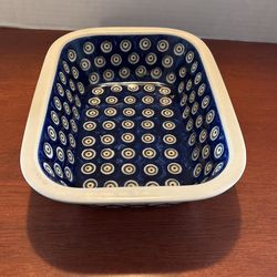 Polish Pottery, Baking Dish Nine And Three-Quarter Inches By 7 1/2“ X 2 1/2“ Blue Rose Peacock L23