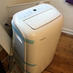 Portable Air Conditioner Toshiba 12.000 BTU..   $350 https://offerup.com/redirect/?o=Ty5CTw==