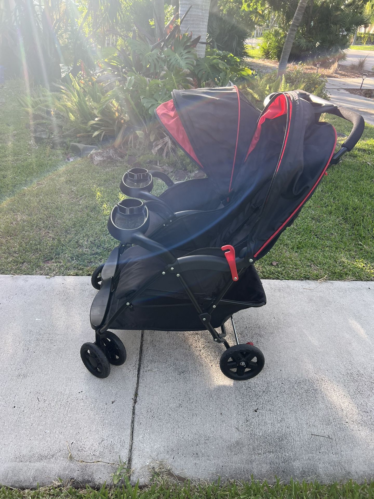 Double stroller (standing fold)