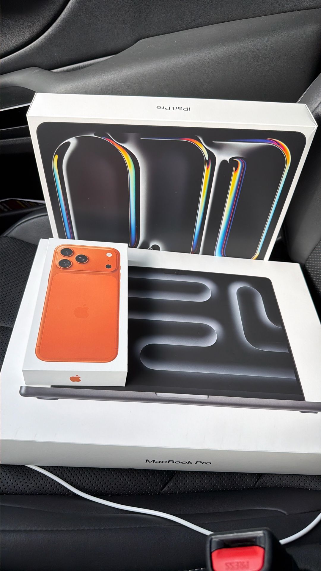 MacBook M5 17 Pro Max Unlock iPad Pro 13” WiFi Cellular