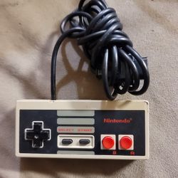 Vintage Nintendo NES Controller (Original Wired)