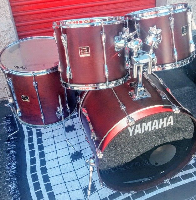 70's YAMAHA STAGE CUSTOM. MAPLE