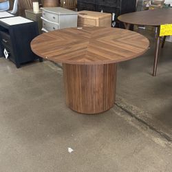Round Pedestal Dining Table 47”