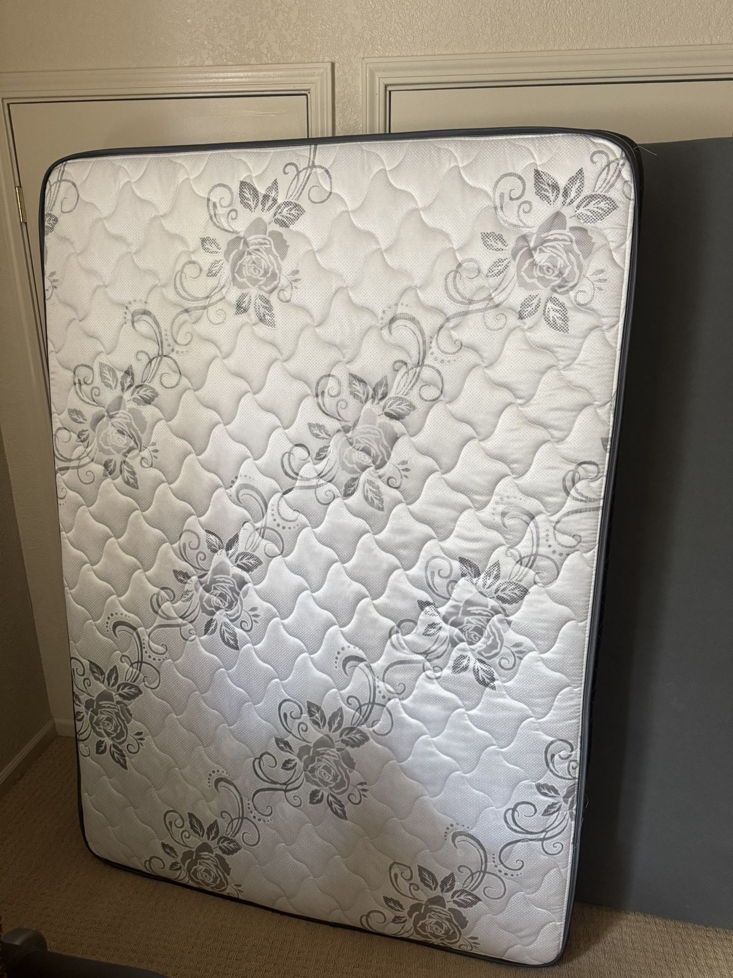 Like New Full Size Mattress With Boxspring