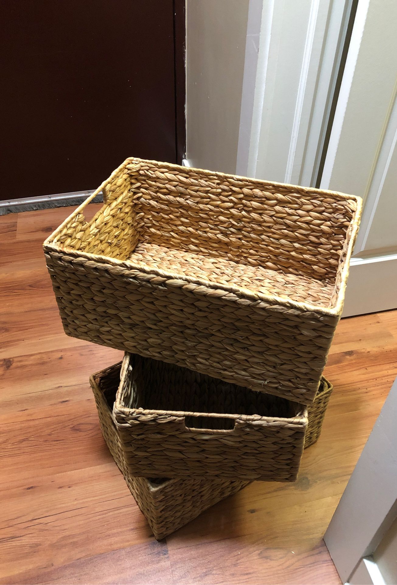 3 rectangular baskets for 6 dollars