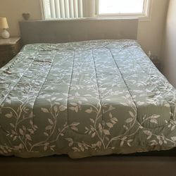 Cal King Memory Foam With Box Spring 