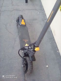 Ausom L1 Electric Scooter