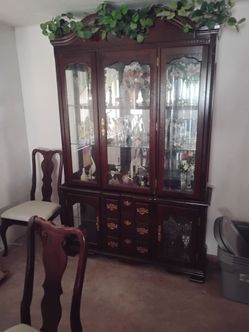 Excellent condition Singer Company Lenoir North Carolina 90"×42"or66"×42 8chair 2are Captain