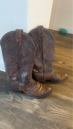 Tony Lama boots. Vintage. Size 13?