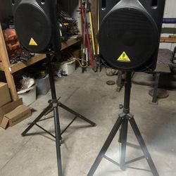Set Of 12inch Beeringer Speakers