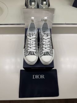 White dior b23’s