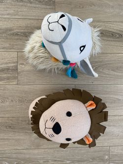 Pillowfort Stuffed Animal Head Kid Wall Decor Nursery - Lion and Llama