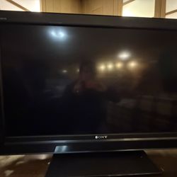 Sony Bravia KDL-40V4300 40" 1080p HD LCDTV And Samsung DVD-VR375 DVD/VCR