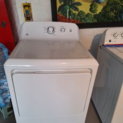Washer Kenmore Series 100, Dryer GE  Large Capacity 