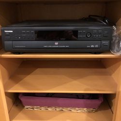 Toshiba five disc carousel changer