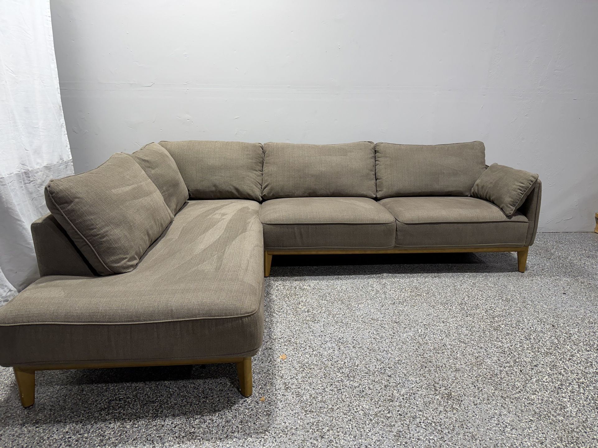 Macys Jollene Sectional Couch!!! Delivery Available