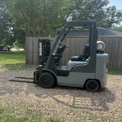 5k Nissan Forklift W Side shift 