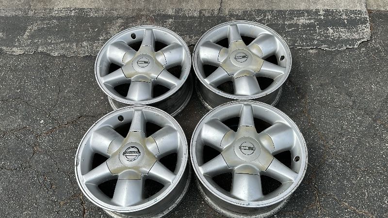 Nissan Pathfinder 16 inch rims 6 lug-T07321