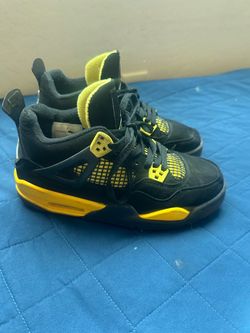 Boys shoes