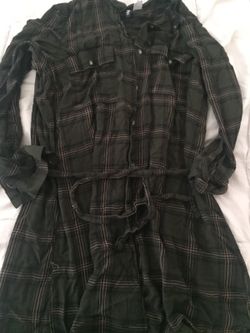 Plaid forest green juniors size 8 tunic