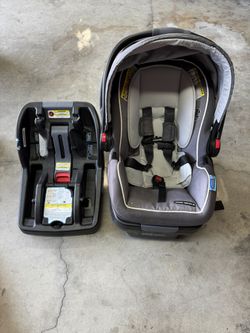 Graco Snugride Snuglock 35 Car seat + Base