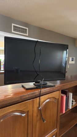 29 inch Tv and remote