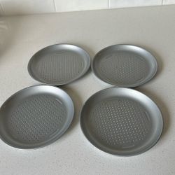 Set Of 4 Pans For Pizza 