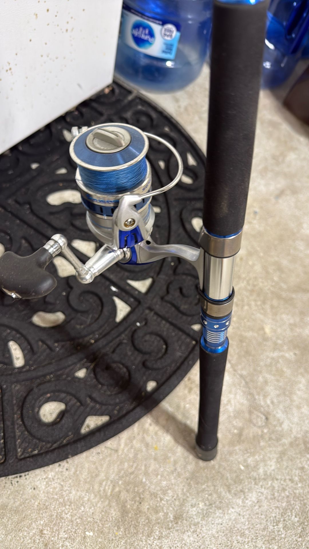 Vanguard 7ft Pole Med/heavy With Reel Never Used