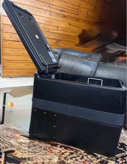 Mini camping freezer