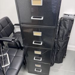 Office Desk &chairs - Draws 