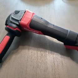Milwaukee M18 Fuel 4-1/2-5 Inch Angle Grinder 