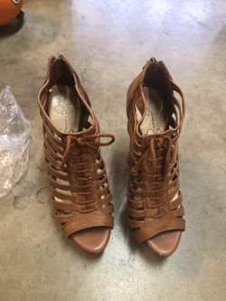 Jessica Simpson Shoes. Very Cute Brown Shoes. Great Condition! Size 7.5