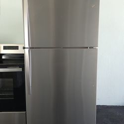 Whirlpool 20.5 cu. ft. Top Freezer Refrigerator in Stainless Steel -  Like NEW!