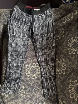 Nike Women Leggings Black and White