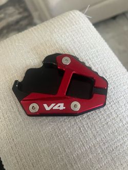 Ducati kick stand