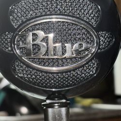 Blue Snowball Mic And Wire