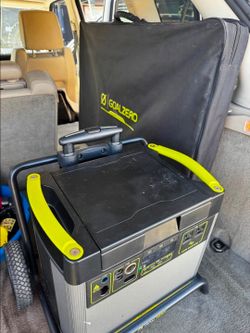 Goal Zero Yeti 3000X Portable Power Station + Solar Panels