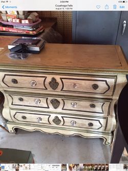 Century solid wood 3 drawer dresser