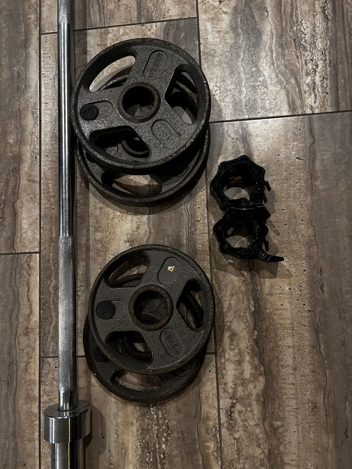 Lifting Bar with Plates