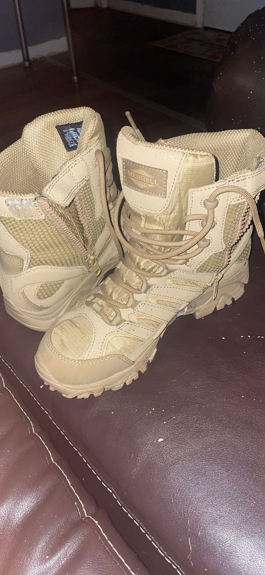 Merrell Boots Size 7.5 