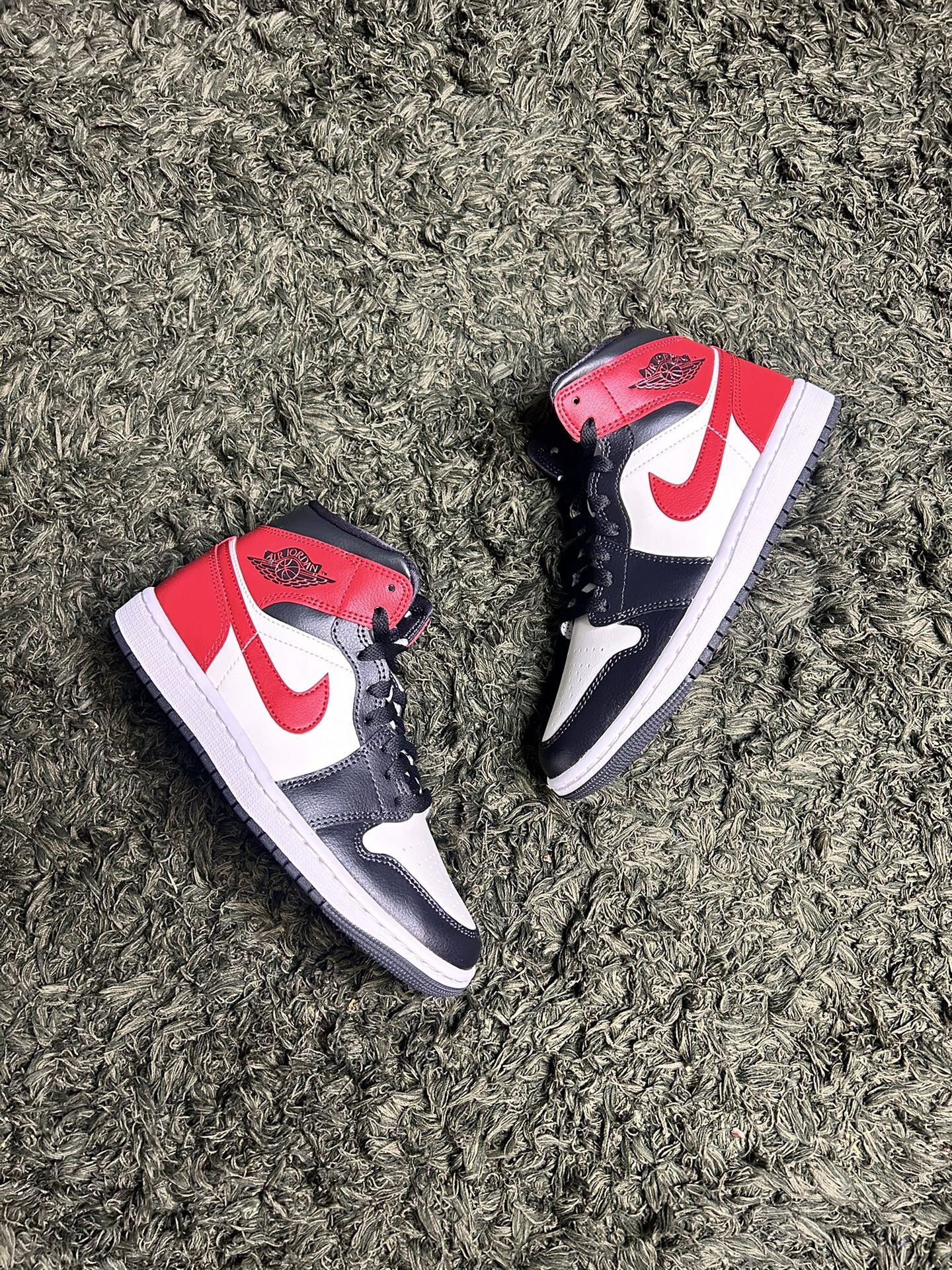 Wmns Air Jordan 1 Mid Black Toe 