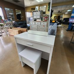 Make Up Vanity With Stool And Sliding MIRROR 